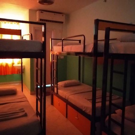 Bunk Hostel Delhi Nuova Delhi Esterno foto
