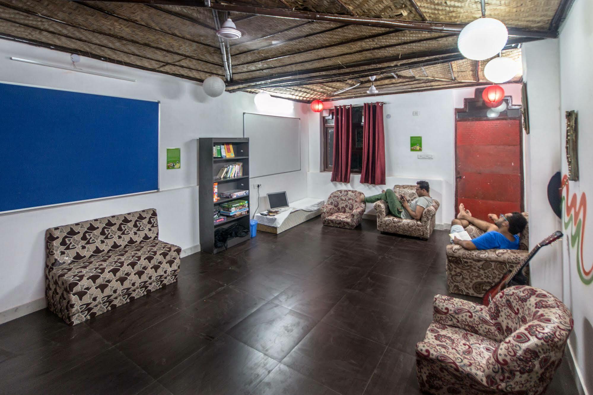 Bunk Hostel Delhi Nuova Delhi Esterno foto