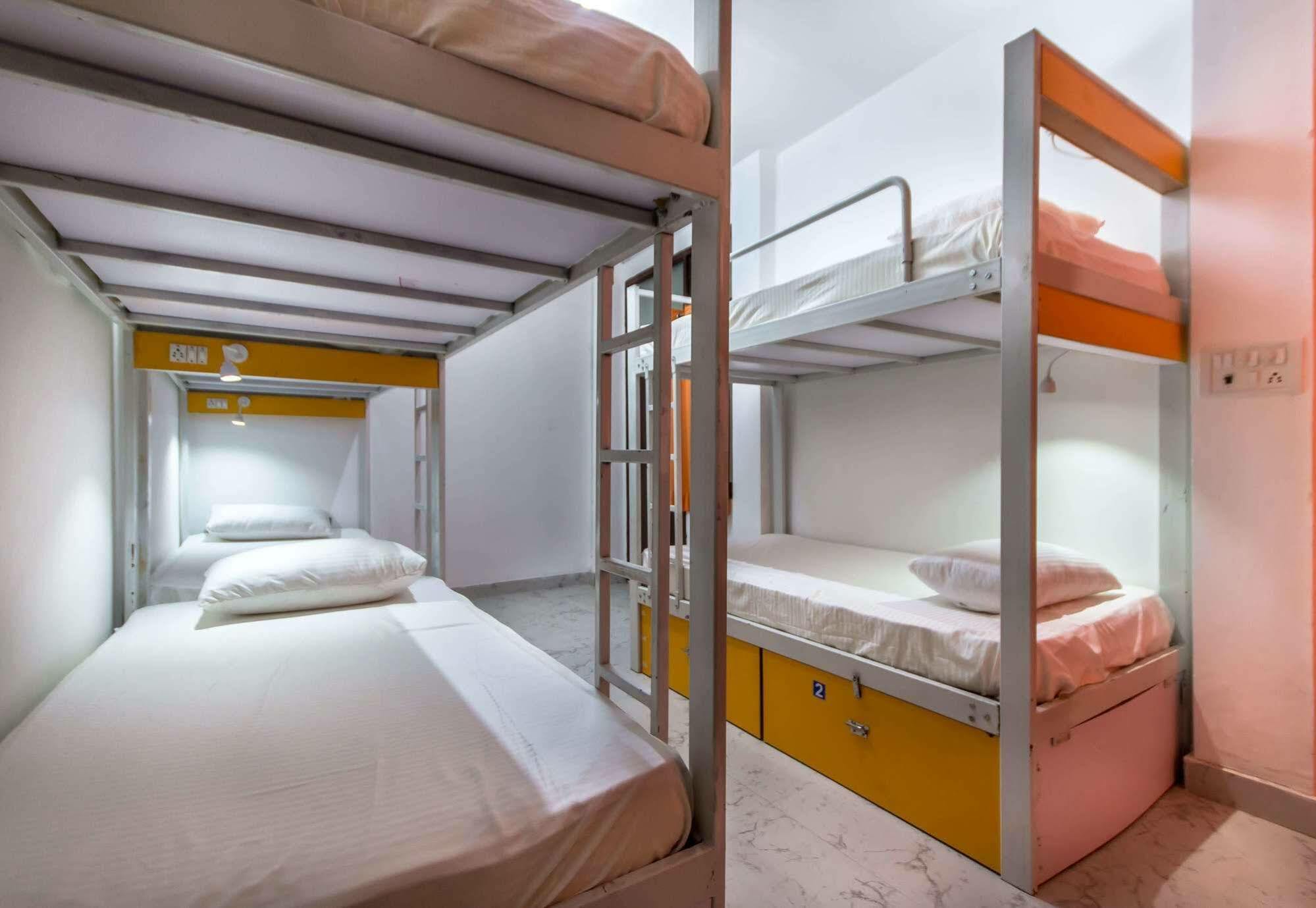 Bunk Hostel Delhi Nuova Delhi Esterno foto