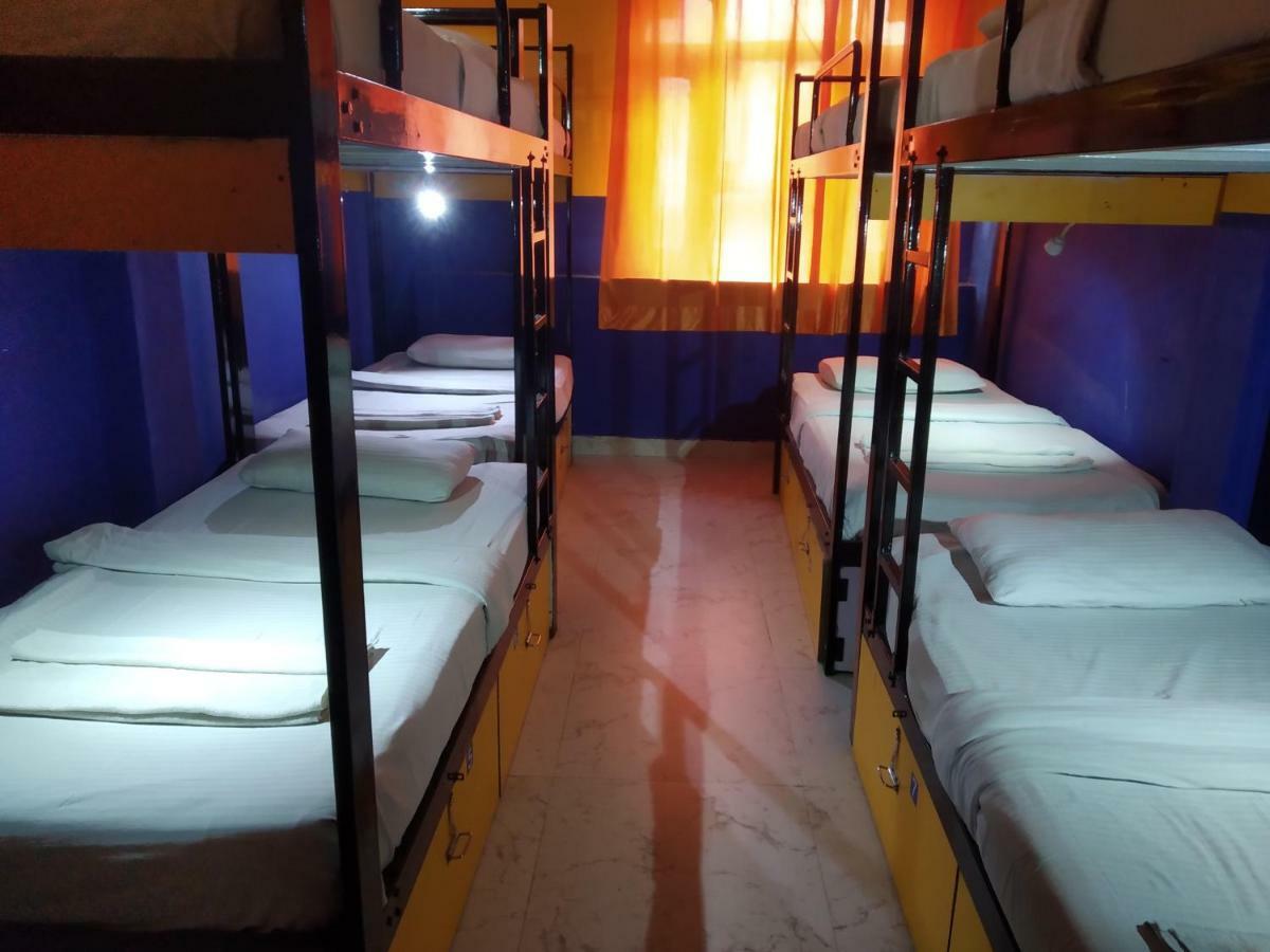 Bunk Hostel Delhi Nuova Delhi Esterno foto