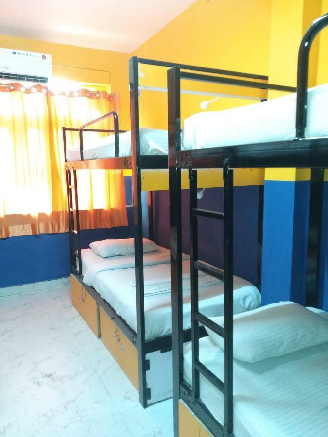Bunk Hostel Delhi Nuova Delhi Esterno foto