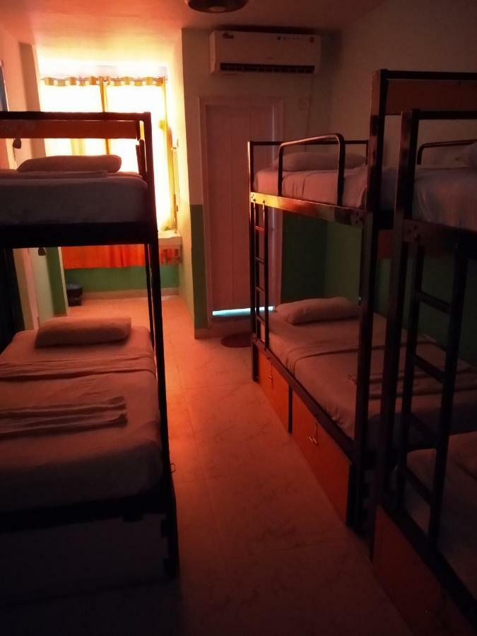Bunk Hostel Delhi Nuova Delhi Esterno foto